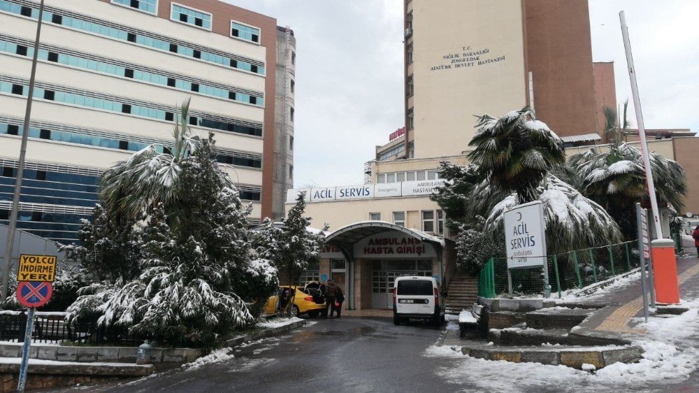 Evde Düşen Kadının İmdadına Paletli Ambulans Yetişti