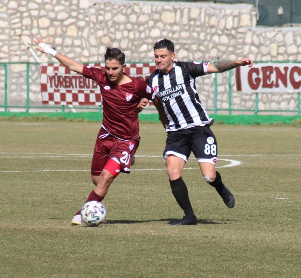 2. Lig Kırmızı Grup: Elazığspor: 1 - Etimesgut Belediyespor: 4