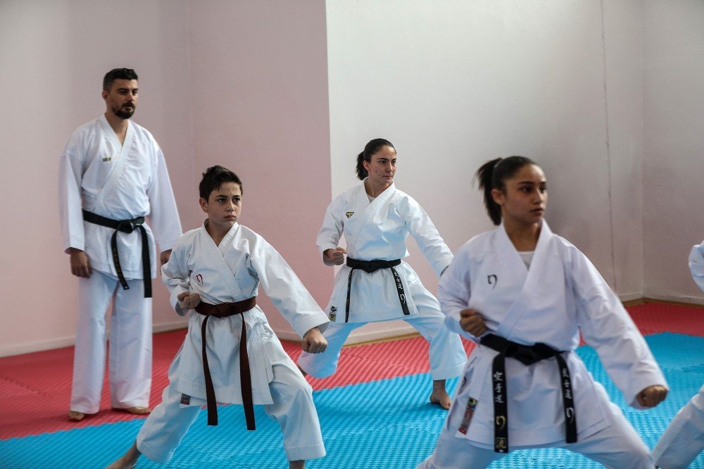 Milli Sporcudan Talas’ta Karate Kursu