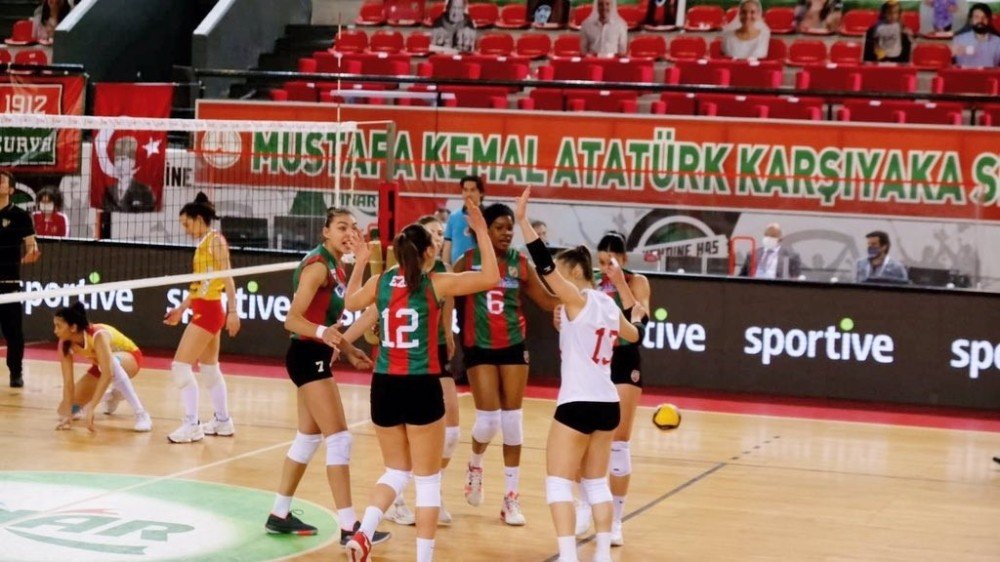 Voleybolda İ̇zmir Derbisi Karşıyaka’nın