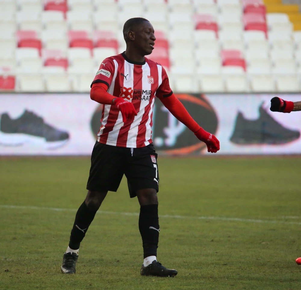 Max Gradel Ligdeki 8. Golünü Attı