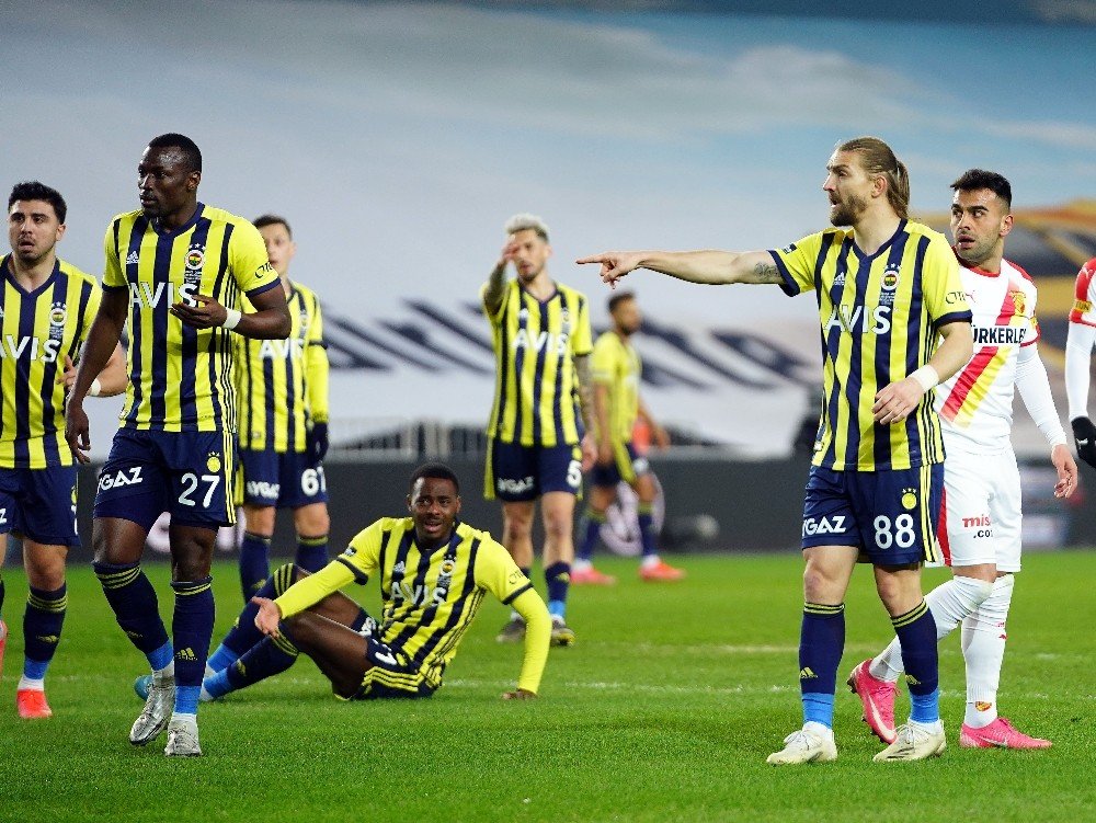 Süper Lig: Fenerbahçe: 0 - Göztepe: 1 (i̇lk Yarı)