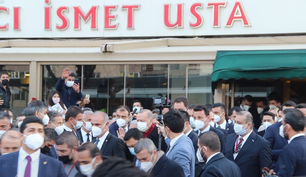 Cumhurbaşkanı Erdoğan’a İ̇zmirlilerden Büyük İlgi