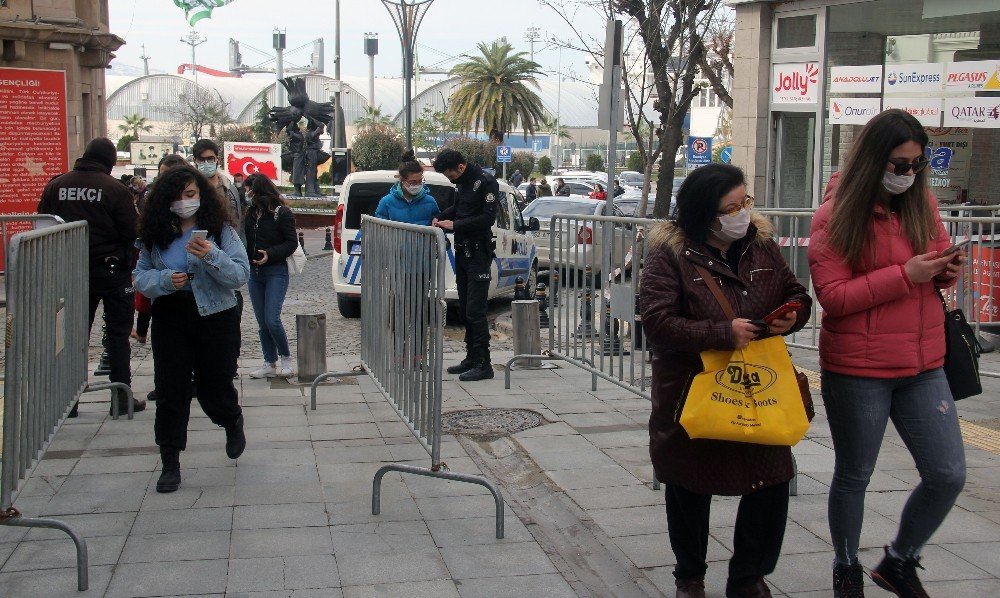 Giresun Yoğunluk Yaşanan Caddelerde Hes Kodu Uygulamasından Memnun