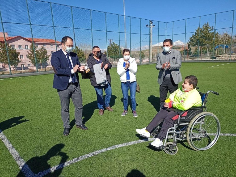 Ispar’tada, Yürüme Engelli Gencin Hakemlik Hayali Gerçek Oldu