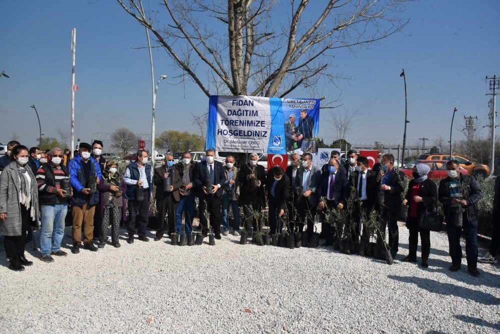 Yunusemre Belediyesi Üreticiyi Desteklemeye Devam Ediyor