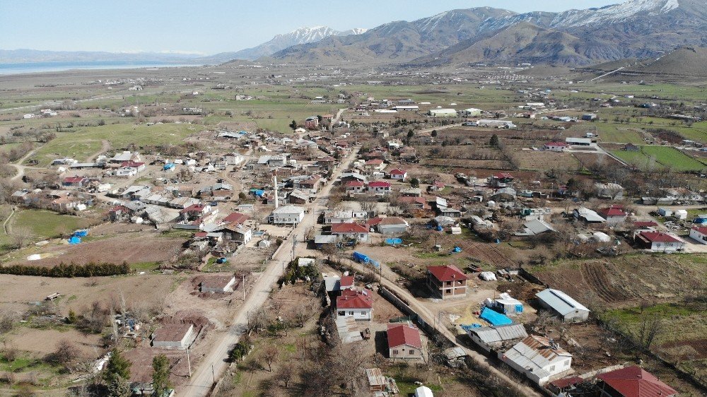 Elazığ’da Karantinaya Alınan Mahalle Havadan Görüntülendi