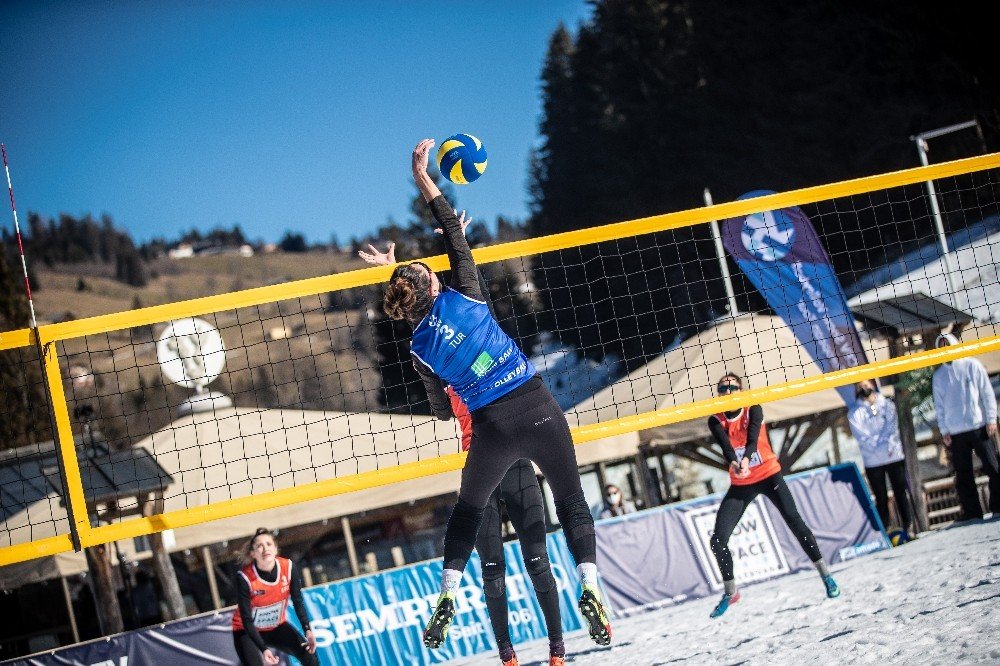 Kar Voleybolu Milli Takımı’ndan Wagrain Etabı’nda Bronz Madalya