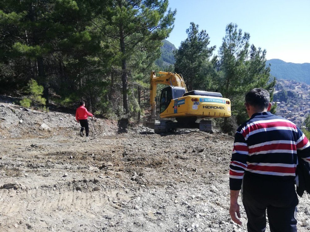 Mahmutseydi Mahallesi’nin Yeni Yolu Kullanıma Açıldı