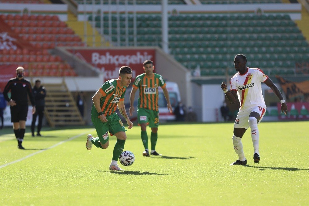 Süper Lig: Aytemiz Alanyaspor: 0 - Göztepe: 1 (i̇lk Yarı)