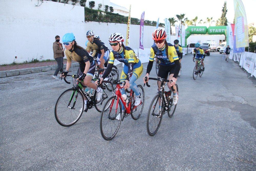 Velo Alanya Gençler Yol Bisikleti Yarışı Yapıldı