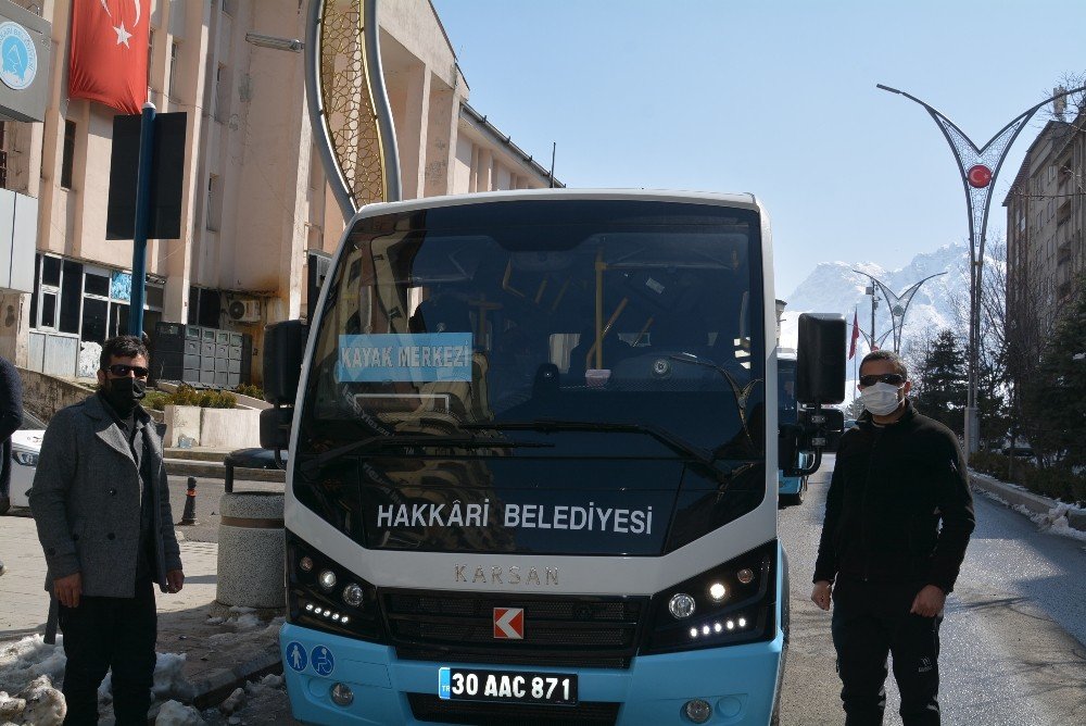 Hakkari Belediyesi Kayak Merkezine Sefer Düzenledi