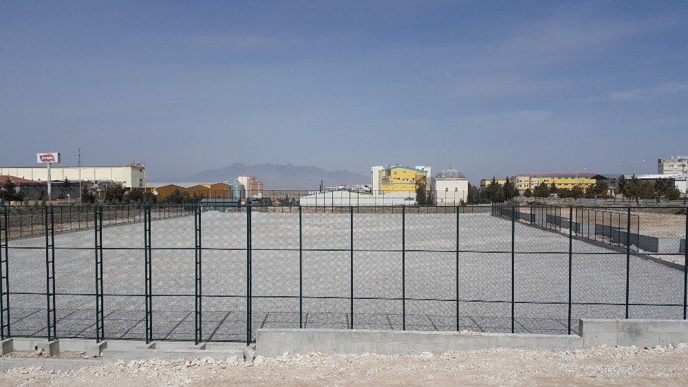 Karaman’da Organize Sanayi Bölgesine Futbol Sahası