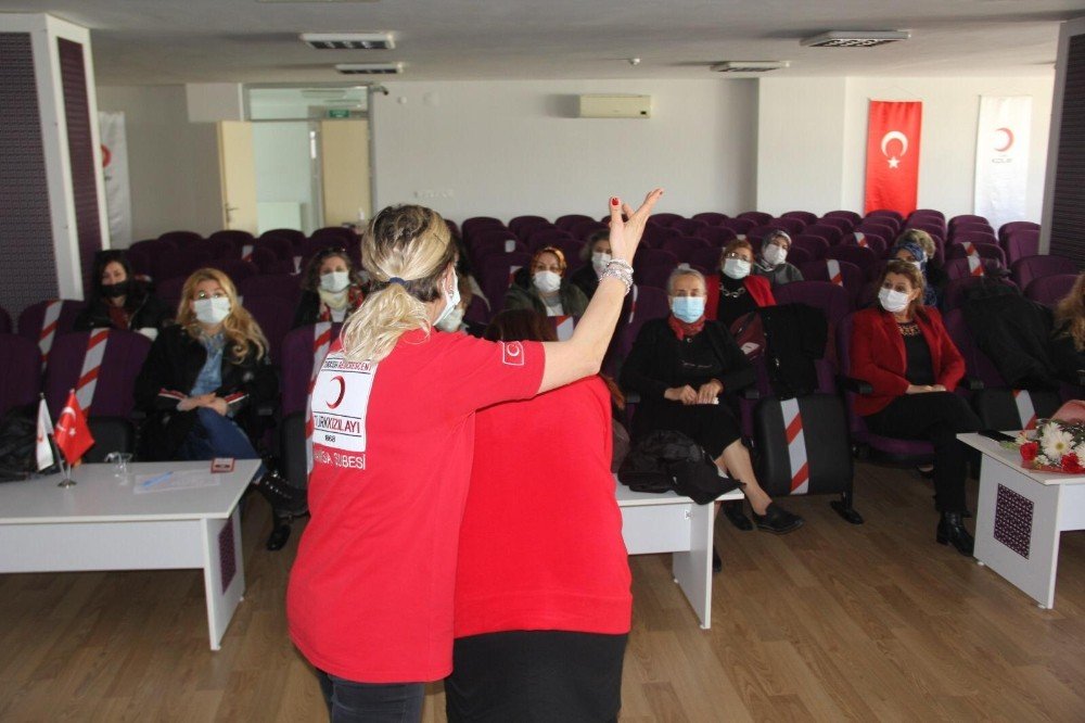 Şehzadeler’in Kadınları İlk Yardımı Öğrendi