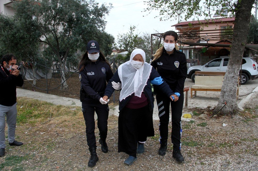 Yaşlıların Aşı Olabilmesi İçin Polis Ekipleri Seferber Oldu