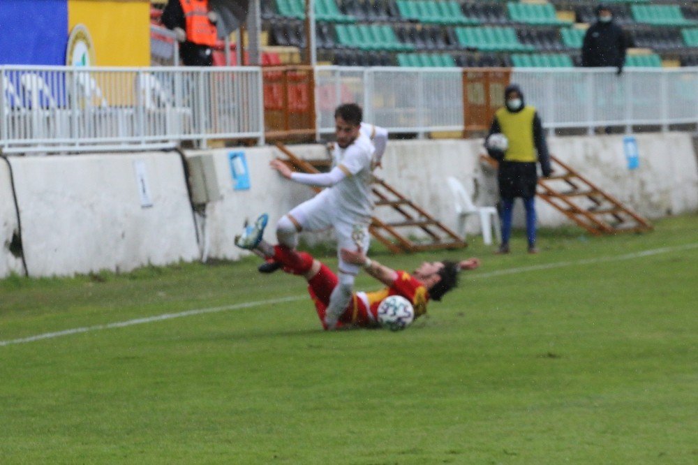 3. Lig: Belediye Derincespor:0 - Kızılcabölükspor:2