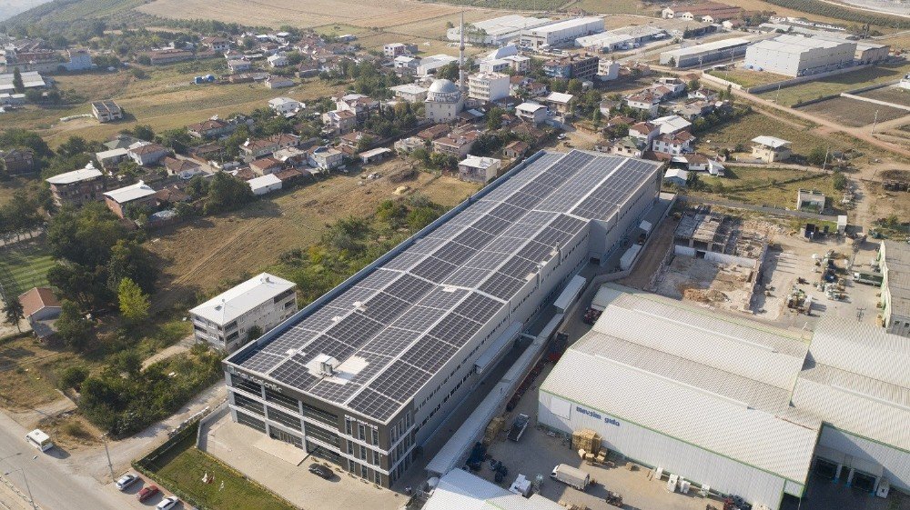 Cw Enerji Fabrika Çatılarını Ges İle Donatıyor