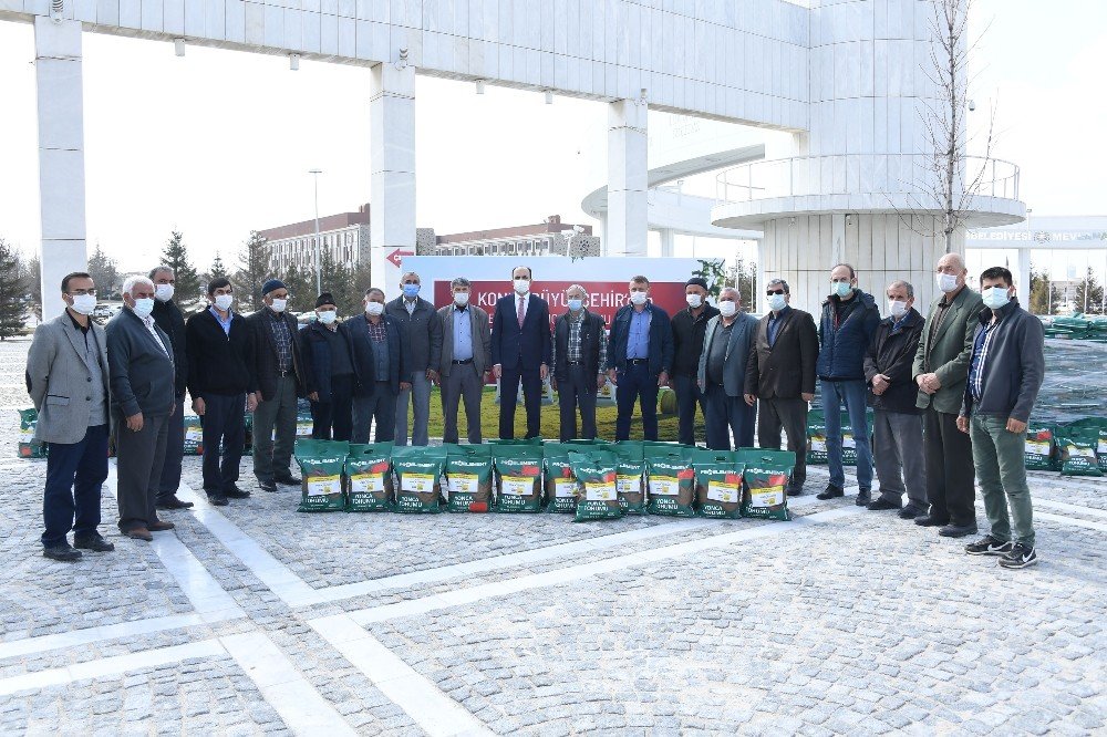 Konya Büyükşehir’den Çiftçiye Sertifikalı Yonca Tohumu Desteği