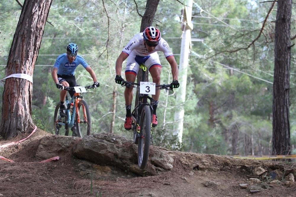 Alanya’da Zorlu Yollarda 101 Sporcu Pedal Çevirdi