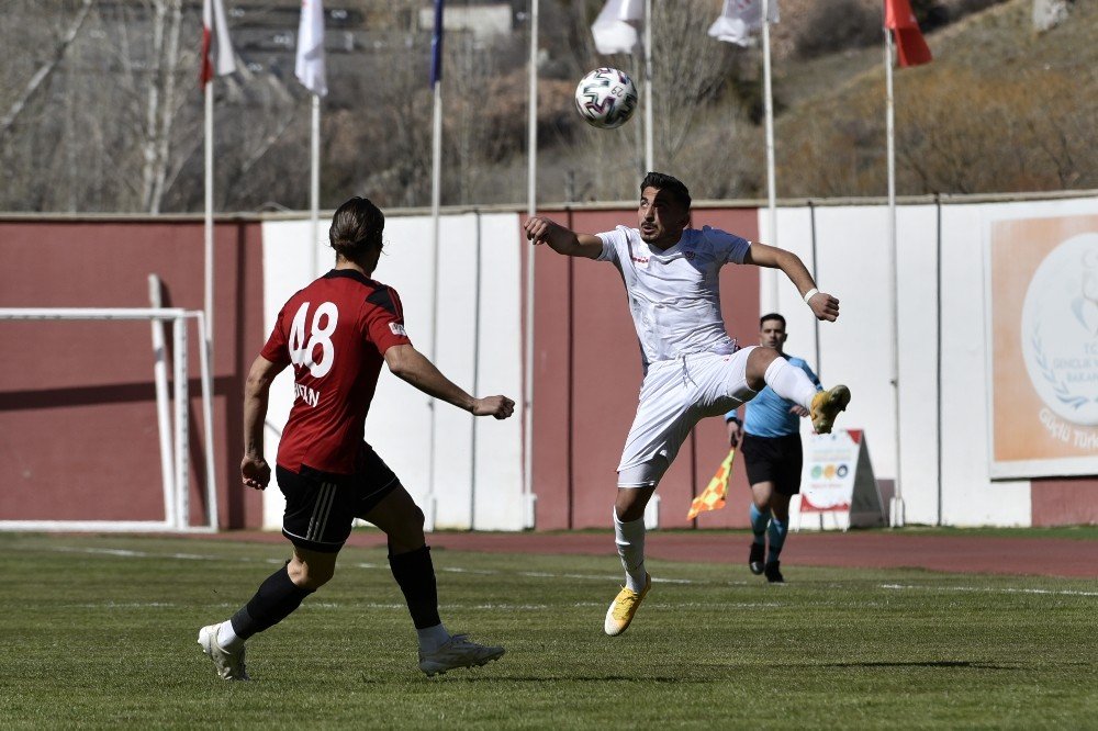 2. Lig Beyaz Grup: Gümüşhanespor: 3 - Anagold 24 Erzincanspor: 1