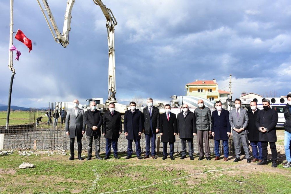 Selimşahlar Spor Tesisi Ve Açık Düğün Salonu’nun Temeli Atıldı