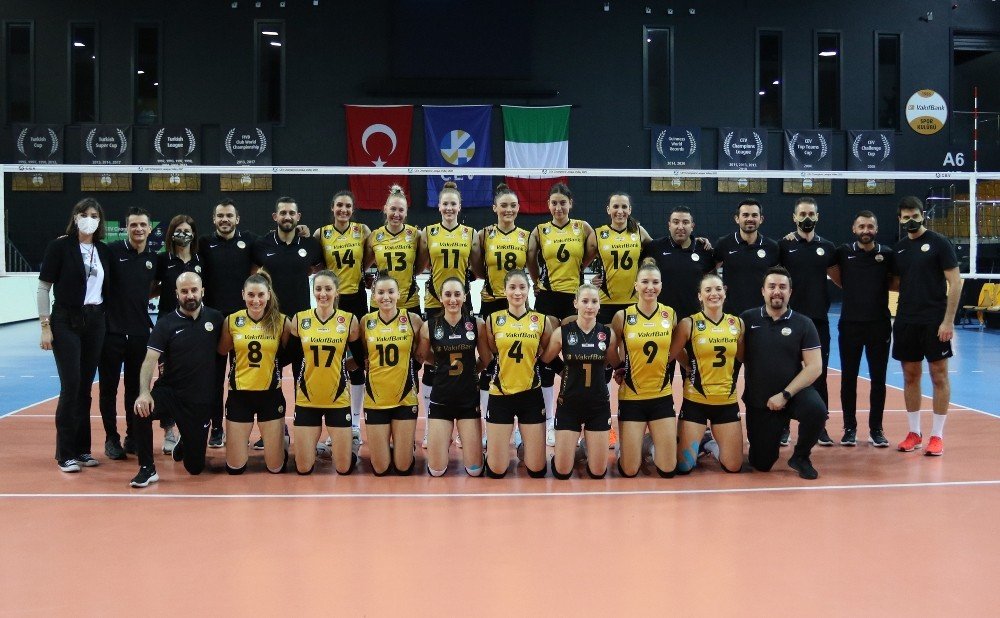 2021 Cev Şampiyonlar Ligi: Vakıfbank: 2 - Busto Arsizio: 3