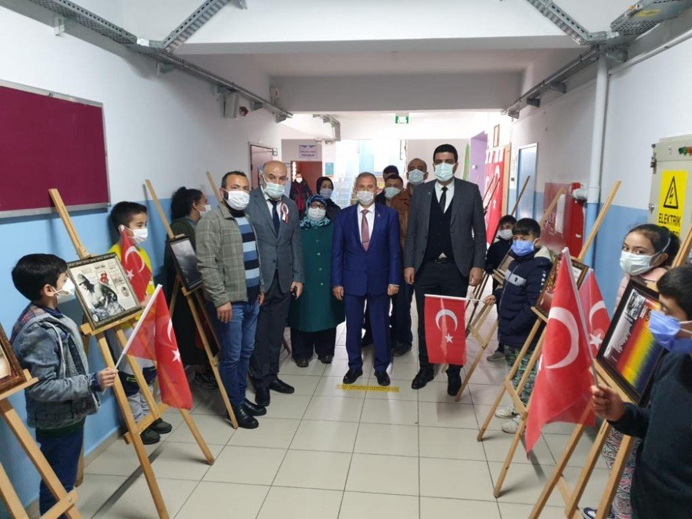 Barbaros Şehit Mehmet Savunmaz Ortaokulundan Çanakkale Fotoğrafları Sergisi