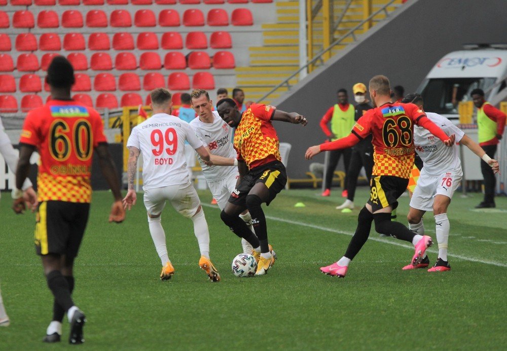 Süper Lig: Göztepe: 3 - D.g. Sivasspor: 5 (maç Sonucu)