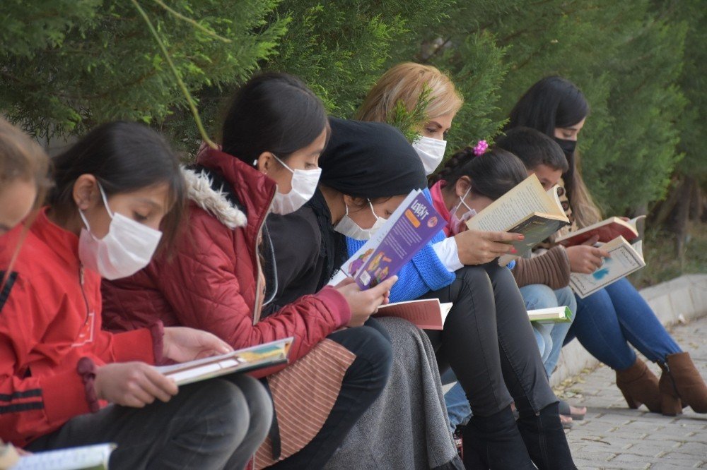 Şırnak’taki Köy Okullarına Kitap Desteği