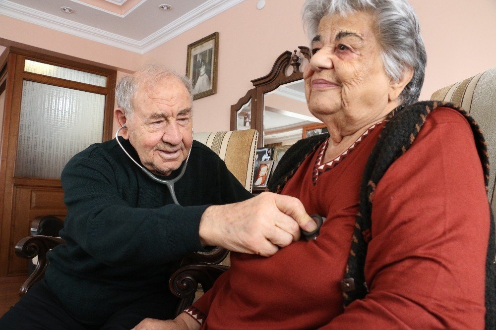 Bir Steteskop’la 62 Yıl Doktorluk Yapan Çift: "bugün Arkadaşlar Çok Büyük İmkanlara Sahip, Sağlıkta Çok İyiyiz"