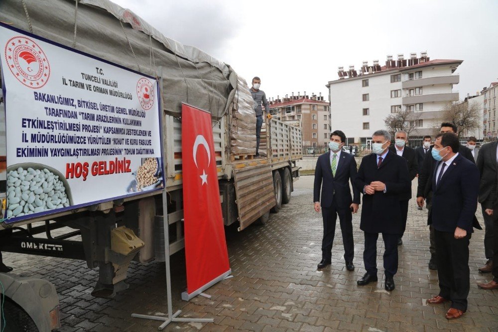 Tunceli’de Atıl Araziler Tarıma Kazandırılıyor, 236 Çiftçiye 56 Ton Tohum Desteği