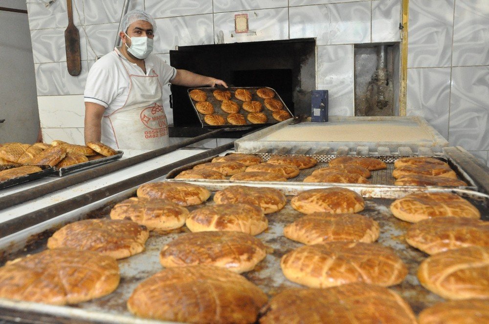 Mardinli Fırıncılar, Yapılışı Sır Gibi Saklanan Çöreklerin Siparişine Yetişemiyor