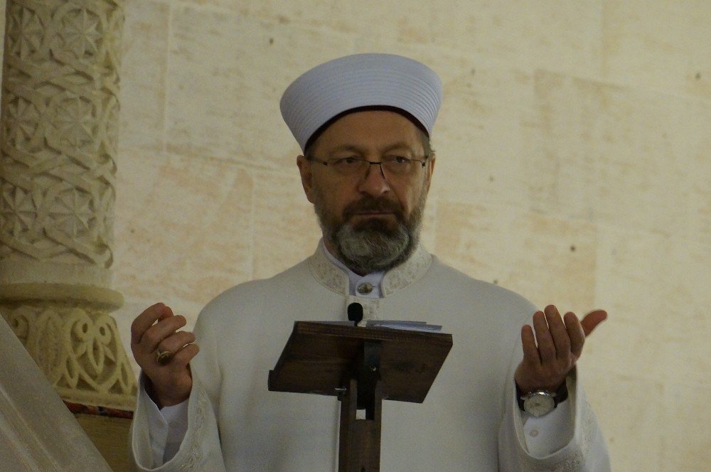 Diyanet İ̇şleri Başkanı Prof. Dr. Erbaş Cuma Hutbesinde Korona Virüs Tedbirlerine Dikkat Çekti