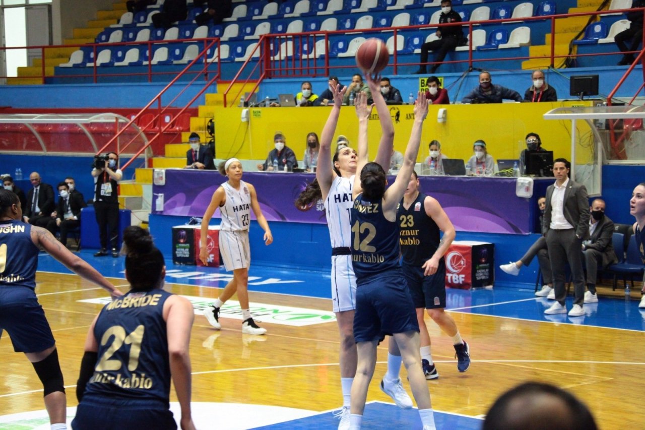 Kadınlar Basketbol Ligi: Hatay Büyükşehir Belediyespor: 70 - Fenerbahçe Öznur Kablo: 91