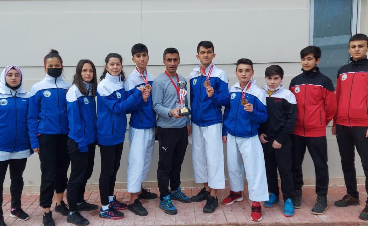 Sivas Belediyespor Karate Takımı Türkiye 3.’sü Oldu