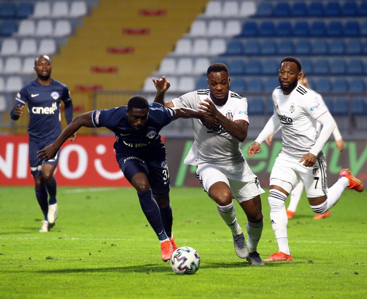 Süper Lig: Kasımpaşa: 1 - Beşiktaş: 0 (i̇lk Yarı)