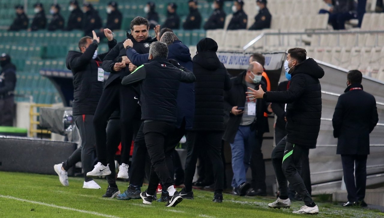 Tff 1. Lig: Bursaspor: 1 - Altay: 3