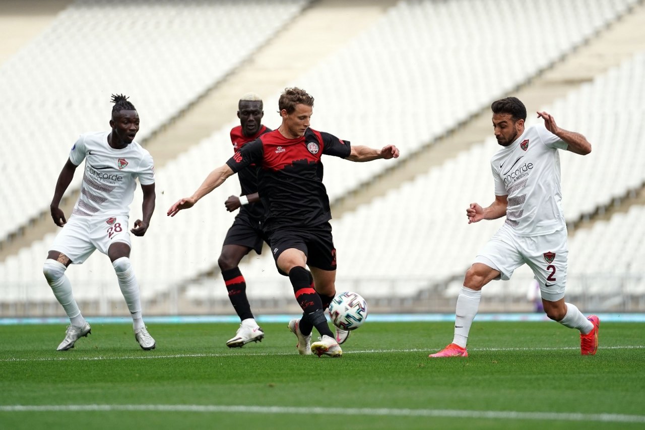 Süper Lig: Fatih Karagümrük: 0 - Atakaş Hatayspor: 0 (i̇lk Yarı)