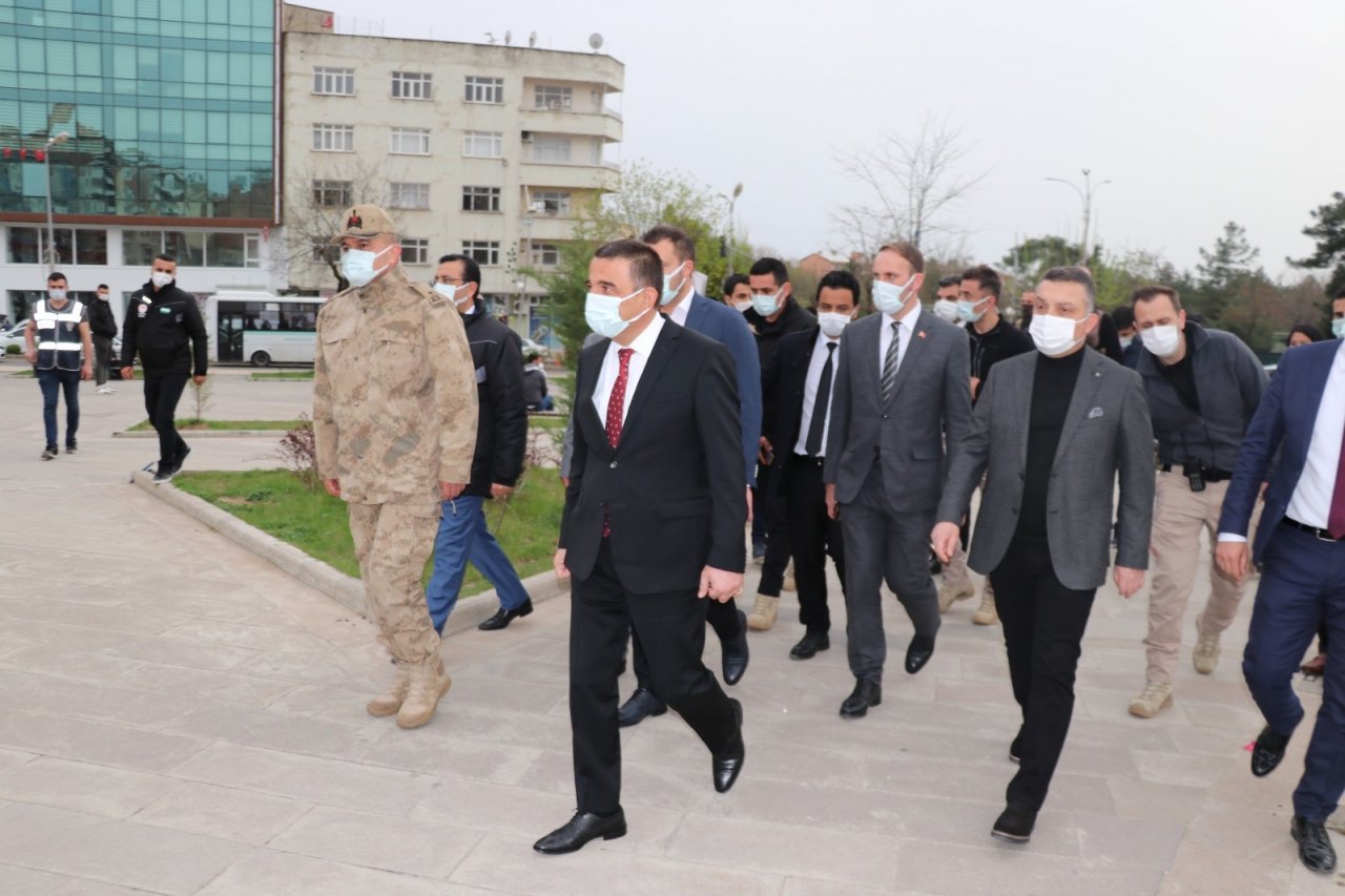 Siirt’te Vakalar Artınca Vali Hacıbektaşoğlu Denetimleri Sıklaştırarak Vatandaşları Uyardı