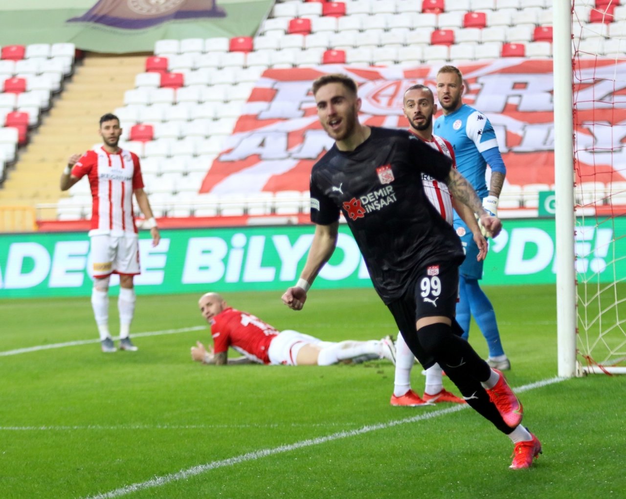 Süper Lig: Ft Antalyaspor: 1 - Dg Sivasspor:2 (i̇lk Yarı)