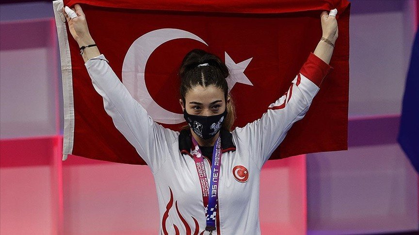 Berfin, Moskova’dan Bronz İle Döndü