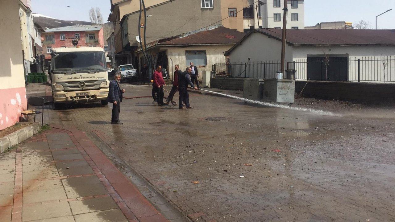 Türkiye’nin En Çok Kar Yağışı Alan İlçelerinden Karlıova’da Bahar Temizliği