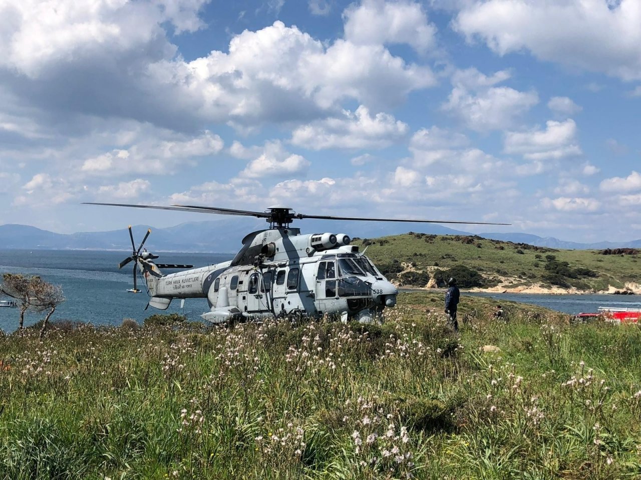 Düşen Askeri Eğitim Uçağında Sağ Kurtulan Pilotlar Hastaneye Sevk Edildi