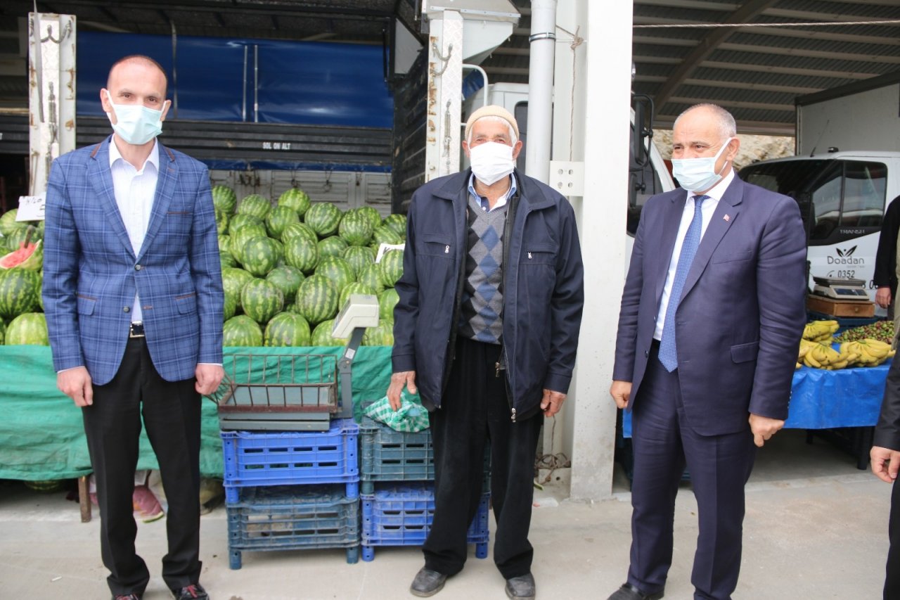 Başkan Öztürk Ve Kaymakam Altıner Yahyalı Kapalı Semt Pazarı’nda Denetim Yaptı