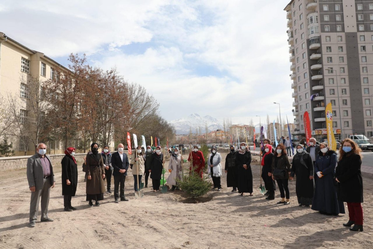 Başkan Çolakbayrakdar Sözünü Tuttu, Mithatpaşa’ya Yeni Park