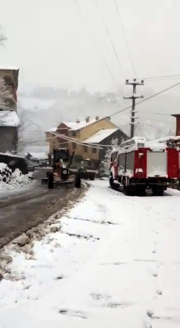 Sakarya’nın Yüksek Kesimleri Nisan Ayında Beyaza Büründü