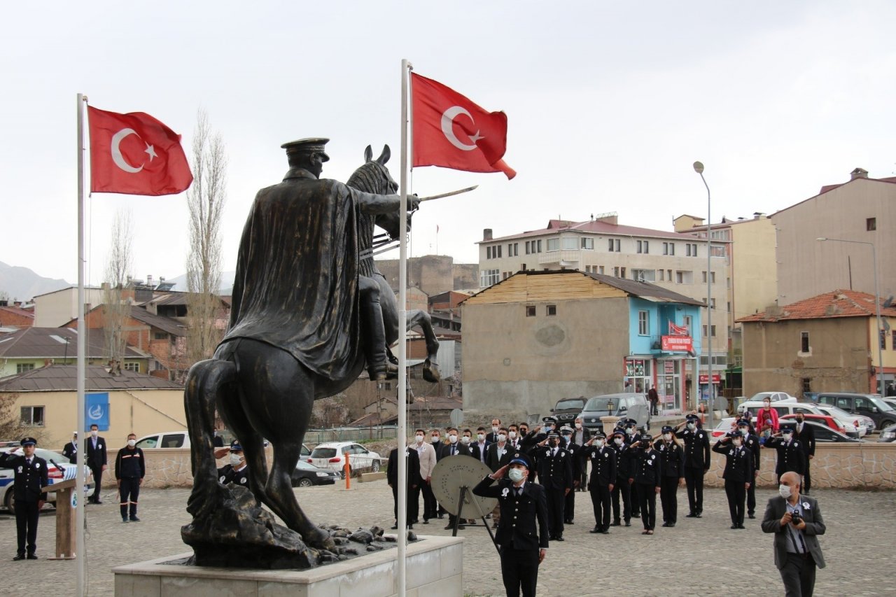 Oltu’da Polis Bayramı Kutlandı