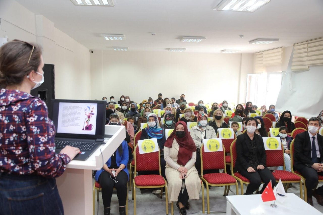 İ̇pekyolu Belediyesinden ‘sağlıklı Beslenme’ Semineri