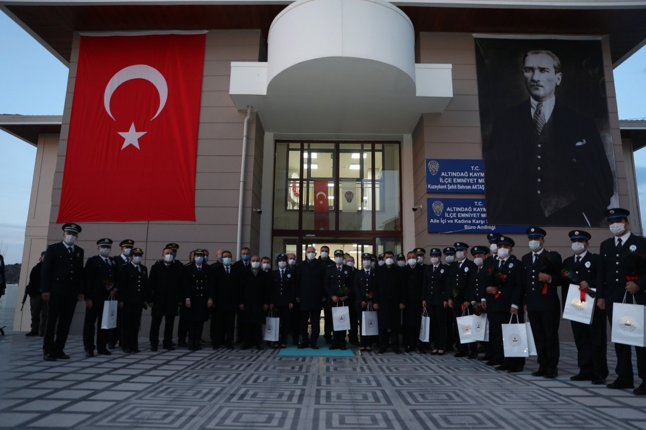 İ̇çişleri Bakanı Soylu, Şehit Behram Aktaşlı Polis Merkezi Amirliğini Ziyaret Etti