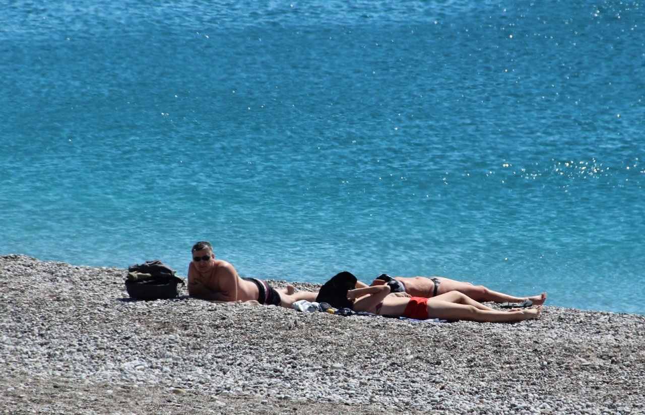 Kısıtlama Ve Rüzgar Antalya’yı Sessizliğe Bürüdü